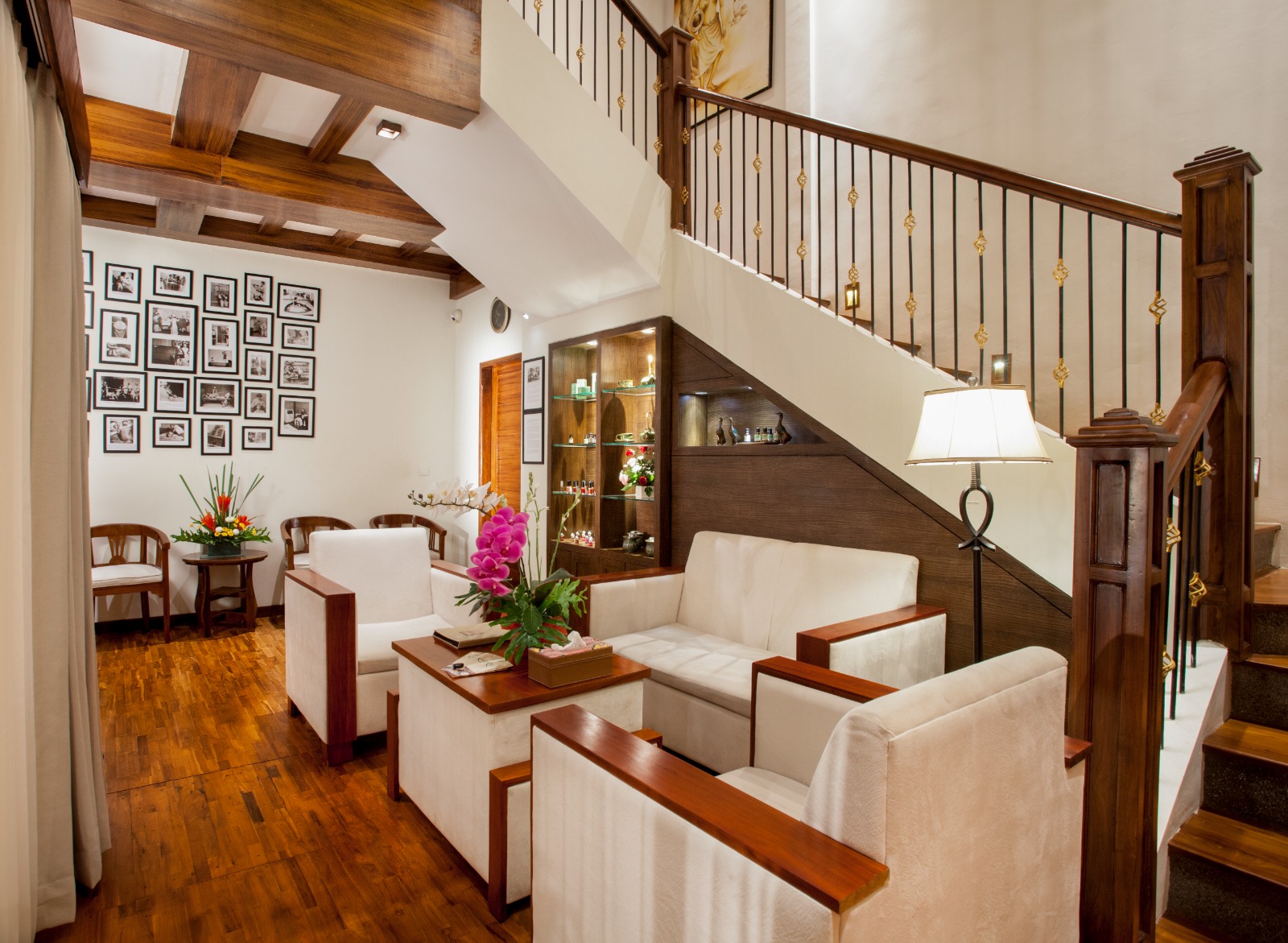 Elegant spa reception and guest lounge at Astagina Resort